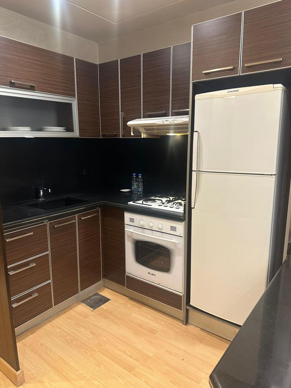 Appartamento Lahoya Beirut Esterno foto