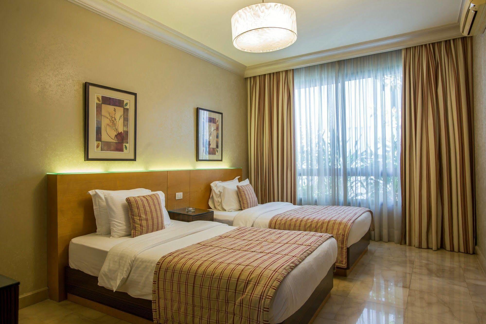 Appartamento Lahoya Beirut Esterno foto